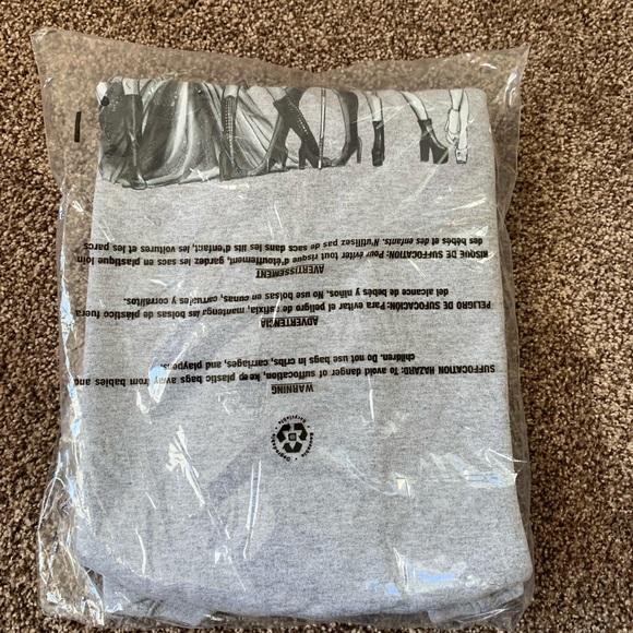 NEW Taylor Swift Eras Crewneck Grayscale - Picture 3 of 6